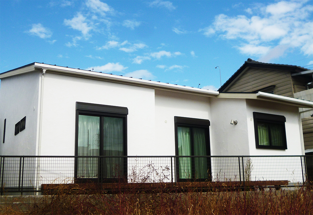 旗状の変形地に建つ漆喰を使った自然素材の平屋・春日井市 旗状の変形地に建つ漆喰を使った自然素材の平屋・春日井市
